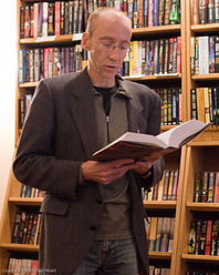 Steven Erikson reading a book.jpg